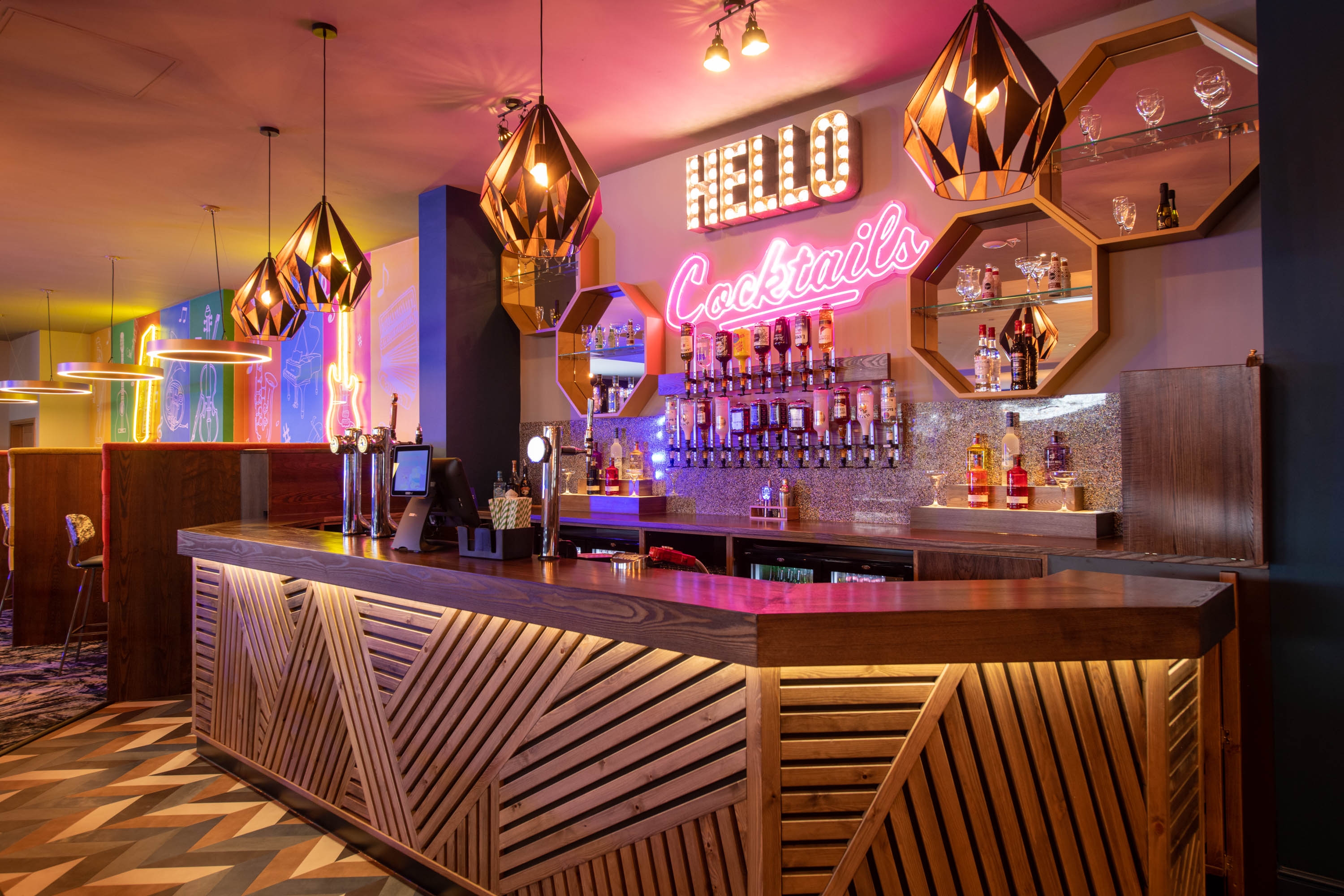 Restaurant & bar