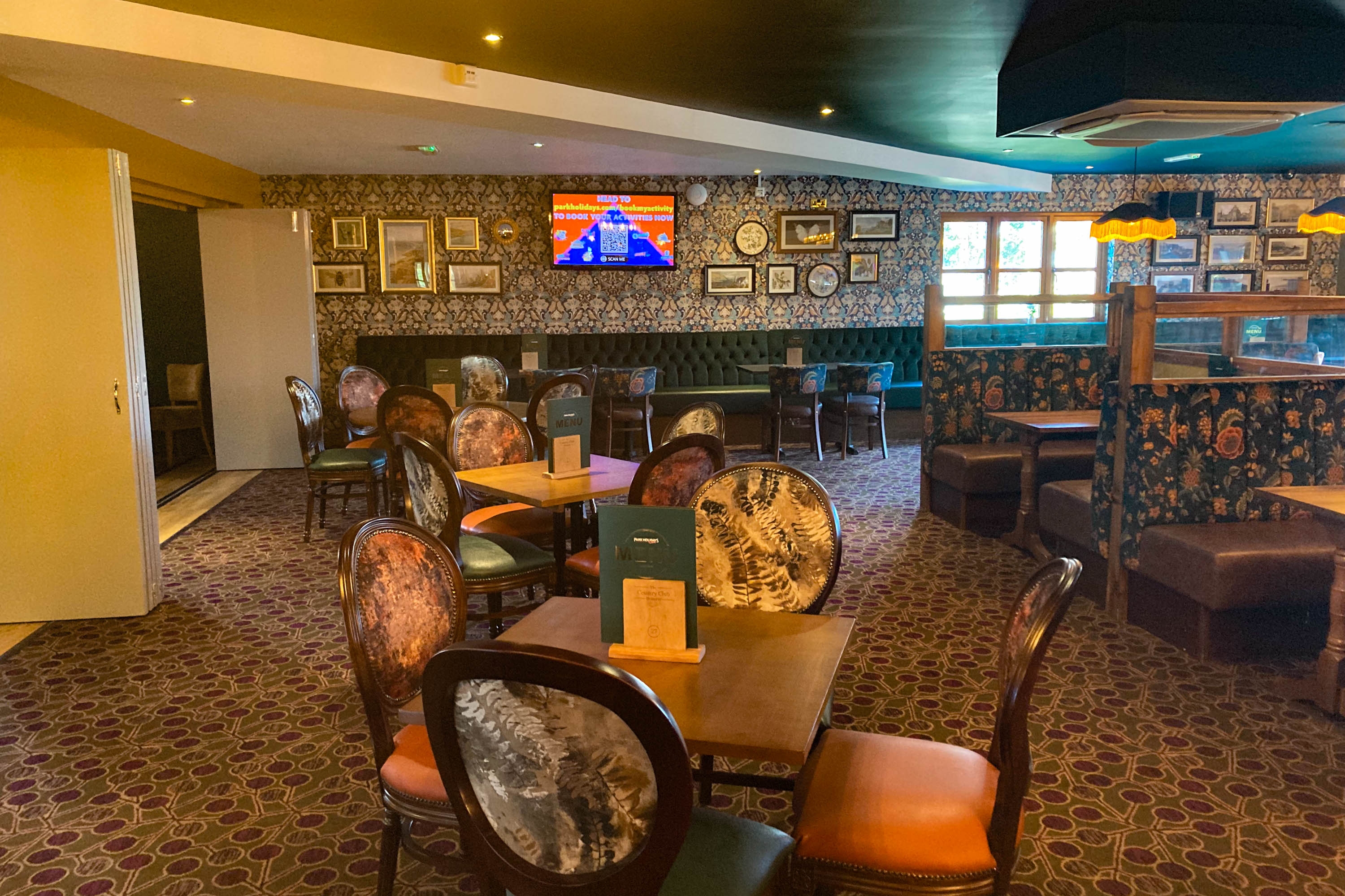 Restaurant & bar