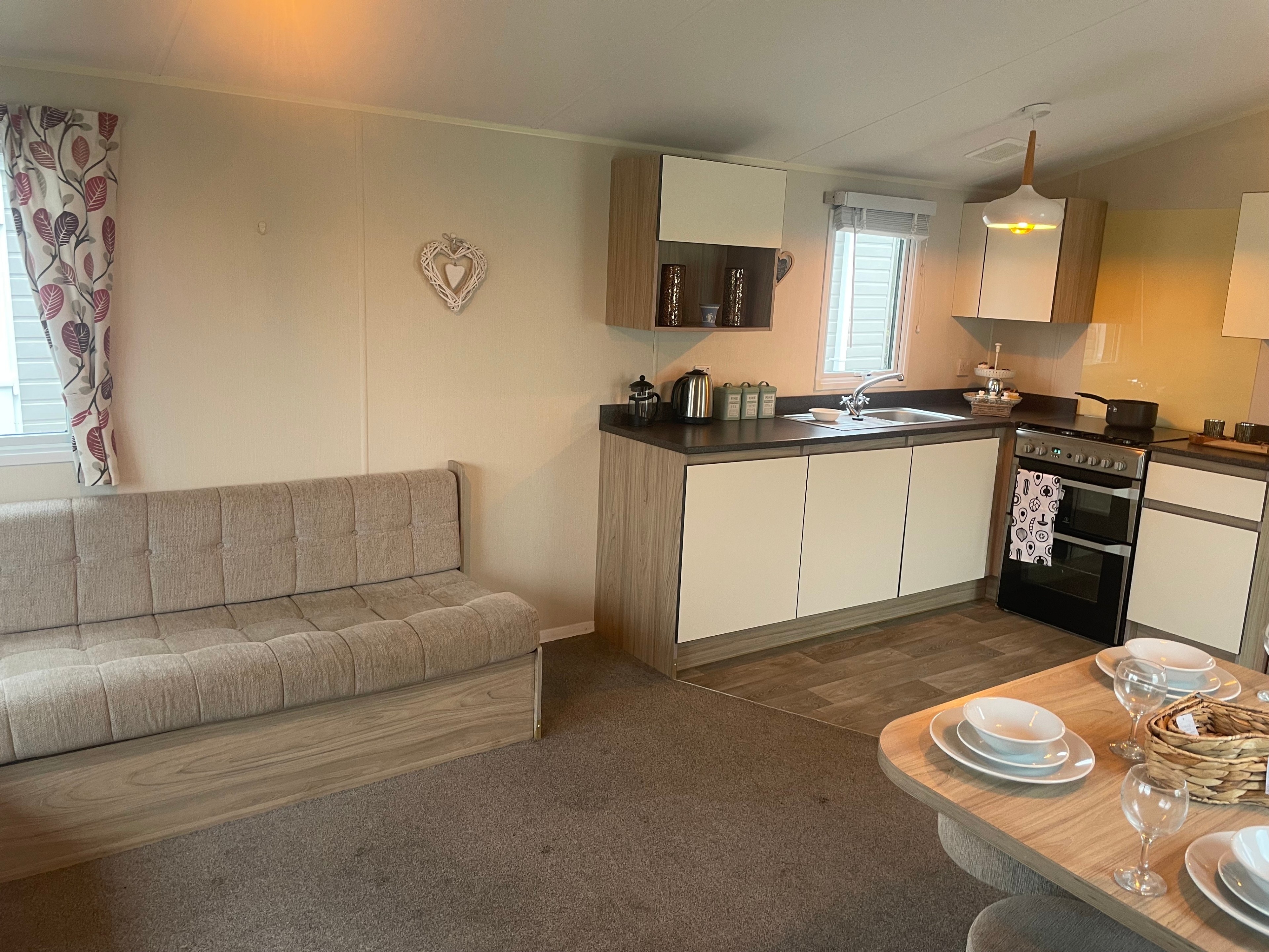 Willerby-Minster-2016-CAR0058155-127912538.JPEG