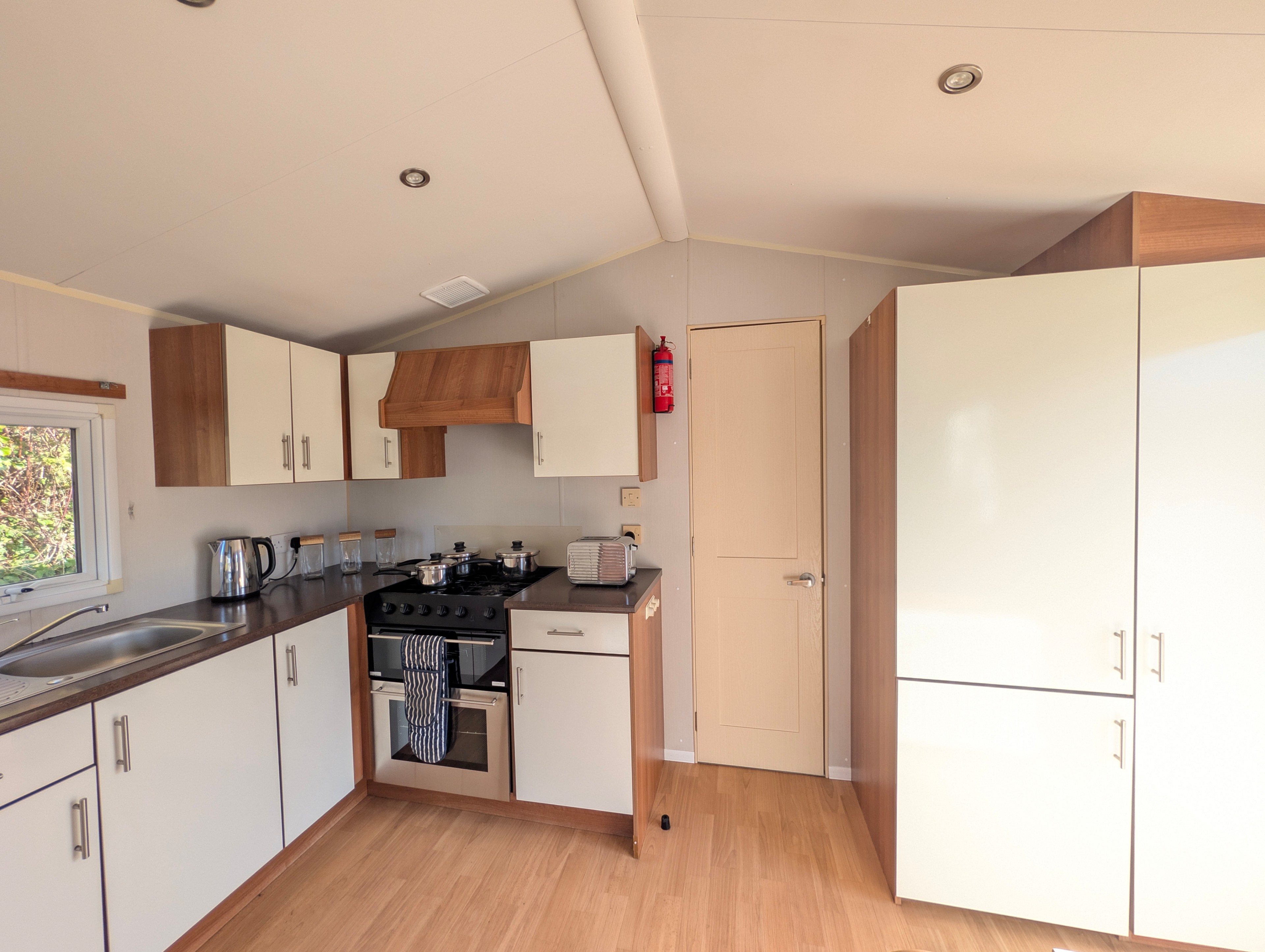 Willerby-Caledonia-2016-CAR0021362-151768670.jpeg