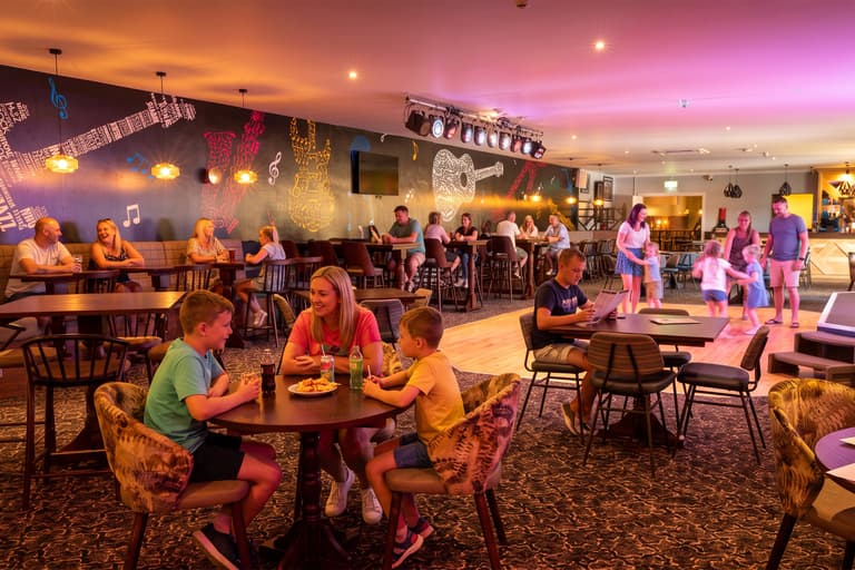 Restaurant & bar