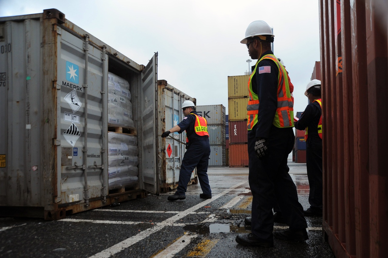Container battery fire risks prompt US labeling legislation