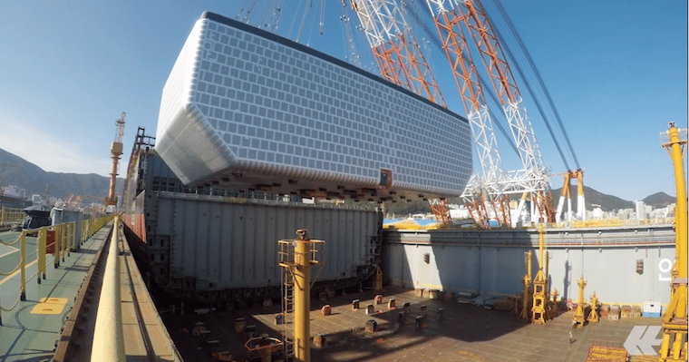 How an LNG storage tank is installed on a Hapag-Lloyd containership