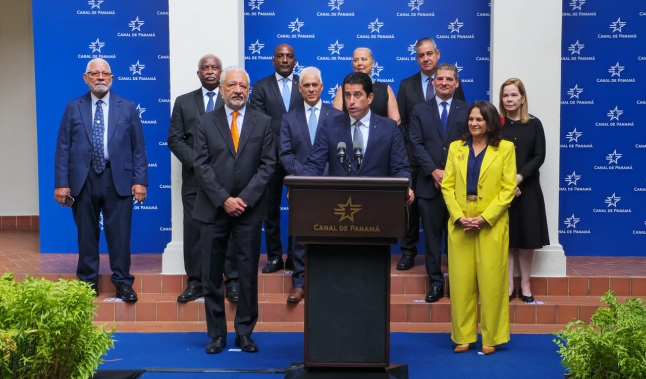 NEW_PANAMA_CANAL_ADMINISTRATOR.jpg NEW_PANAMA_CANAL_ADMINISTRATOR.jpg