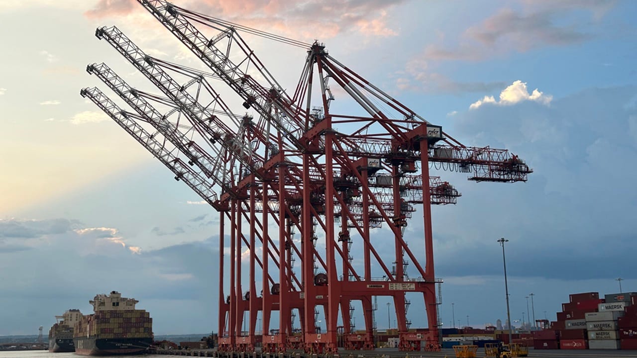 Quay Rails Liebherr delivers two quay cranes to Newark terminal