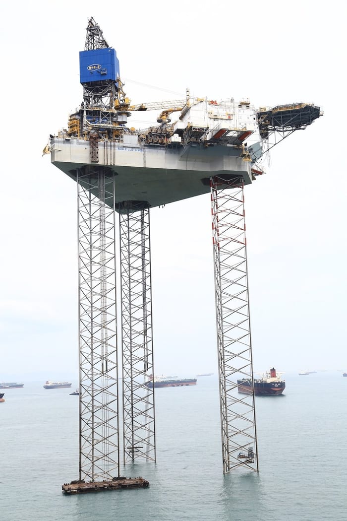 Major Rig Systems Largest Offshore Drilling Rig Rival Drilling Tycoons Place Bets On