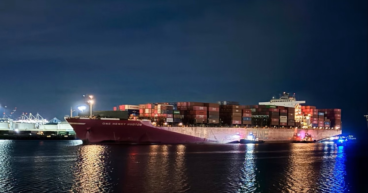 ONE container ship returns to berth in Port of LA after fire
