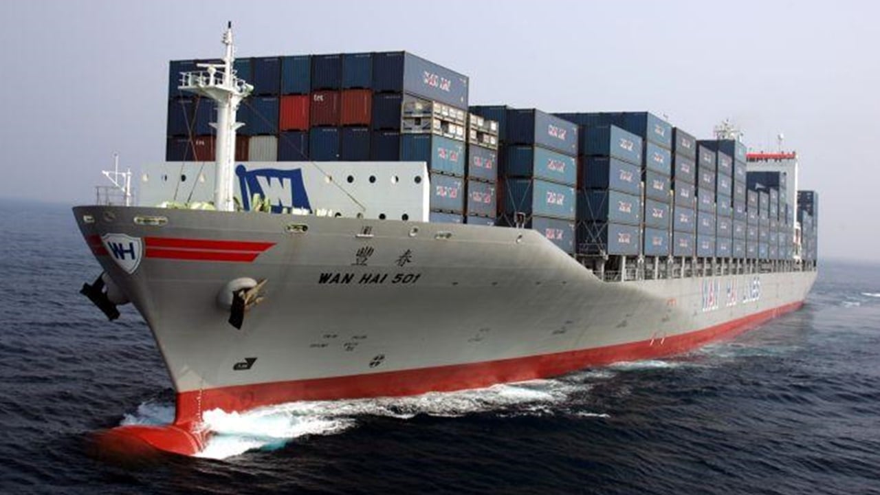 Wan Hai Lines orders its largest box ships