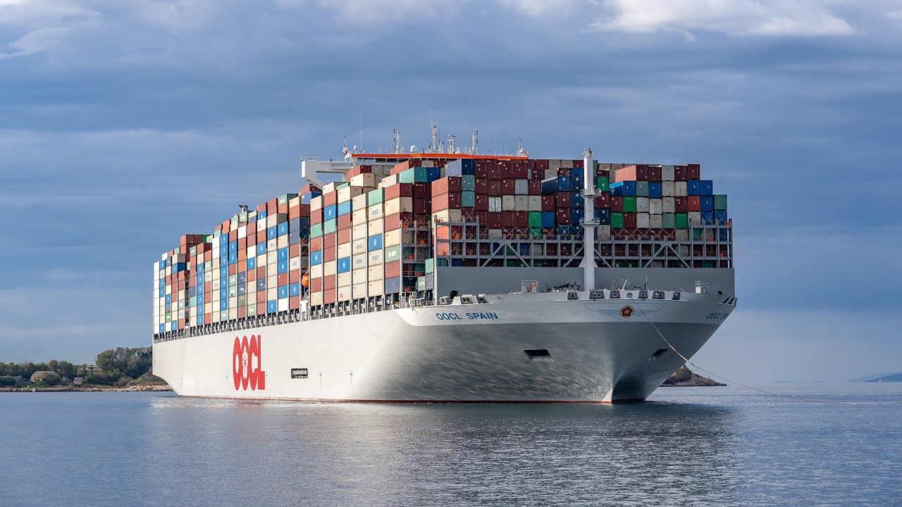 Large ship full of containers