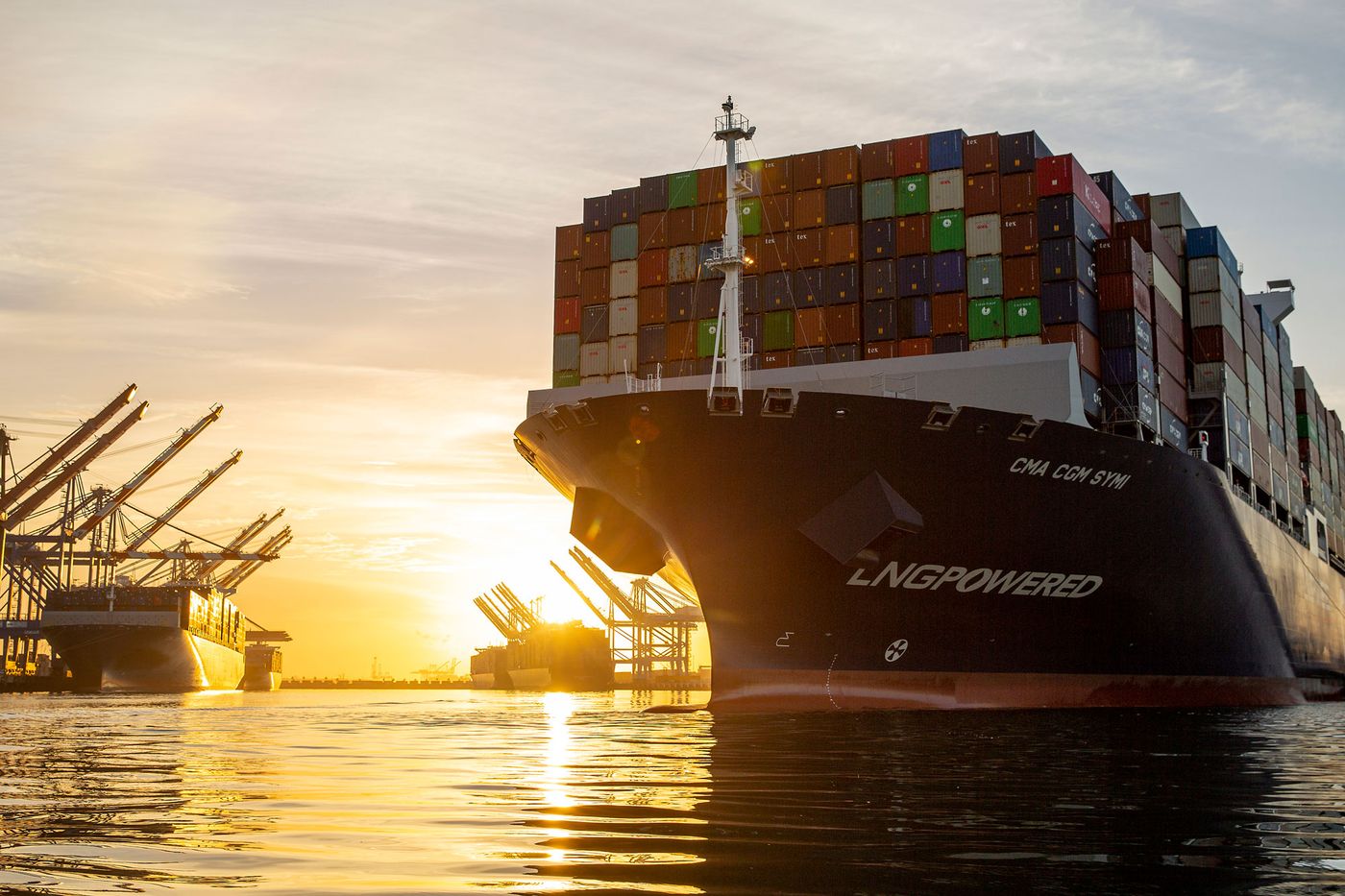 达飞轮船集装箱船靠泊码头(图源:Seatrade Maritime / 港方公开图片)