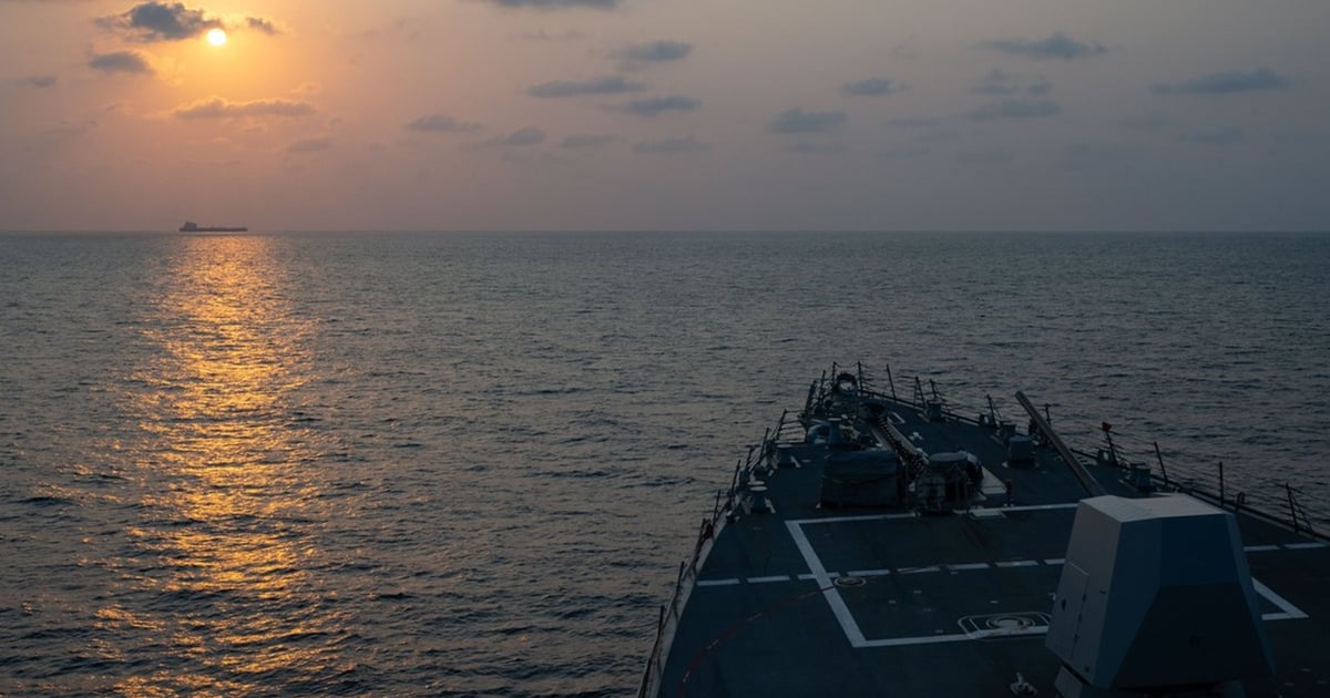 US strikes Iran fast boats, two vessels transit Hormuz