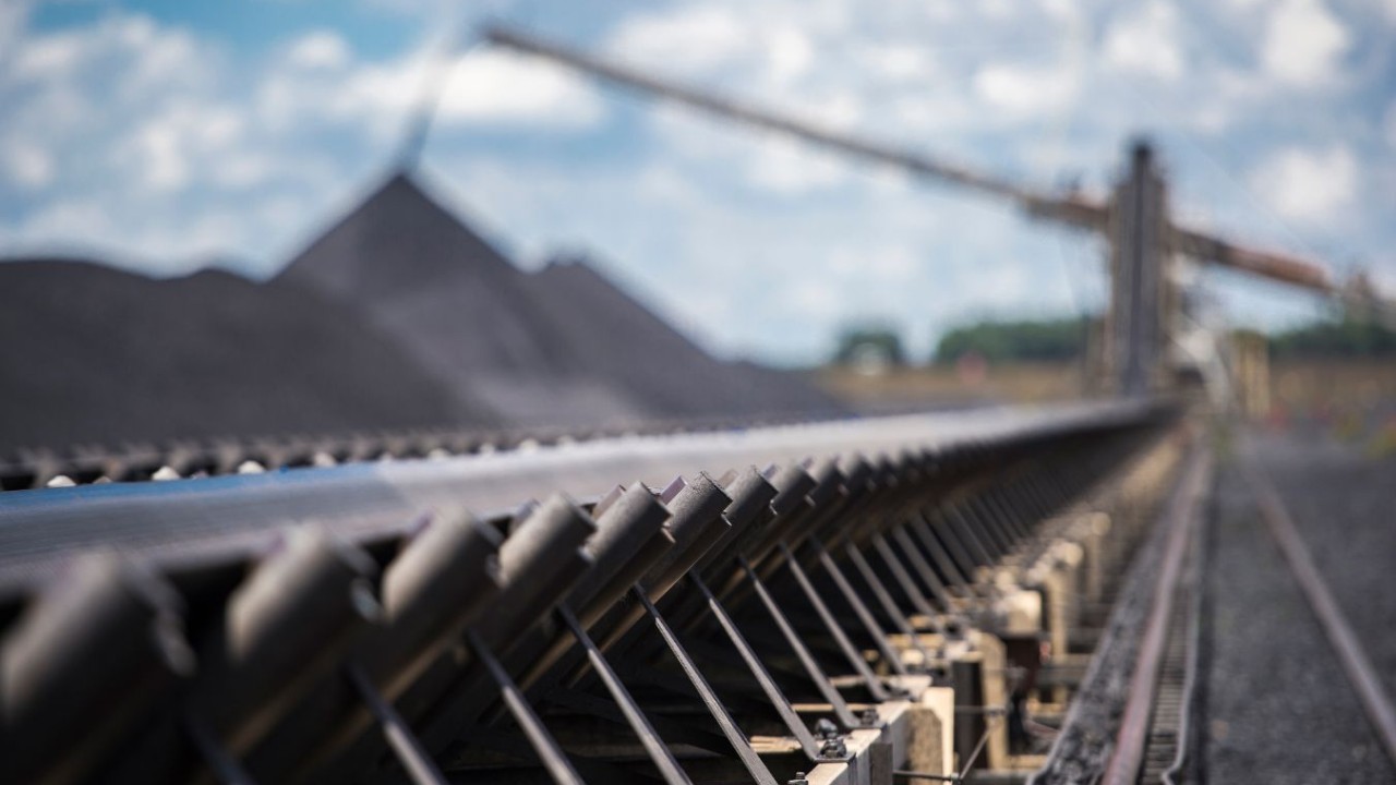 Seaborne coal trade rebounds as Hormuz turns Asia away from LNG