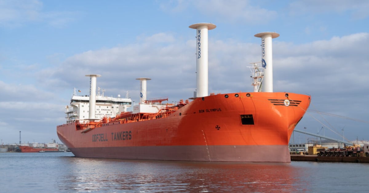 Wind power cuts costs but has teething problems say shipowners