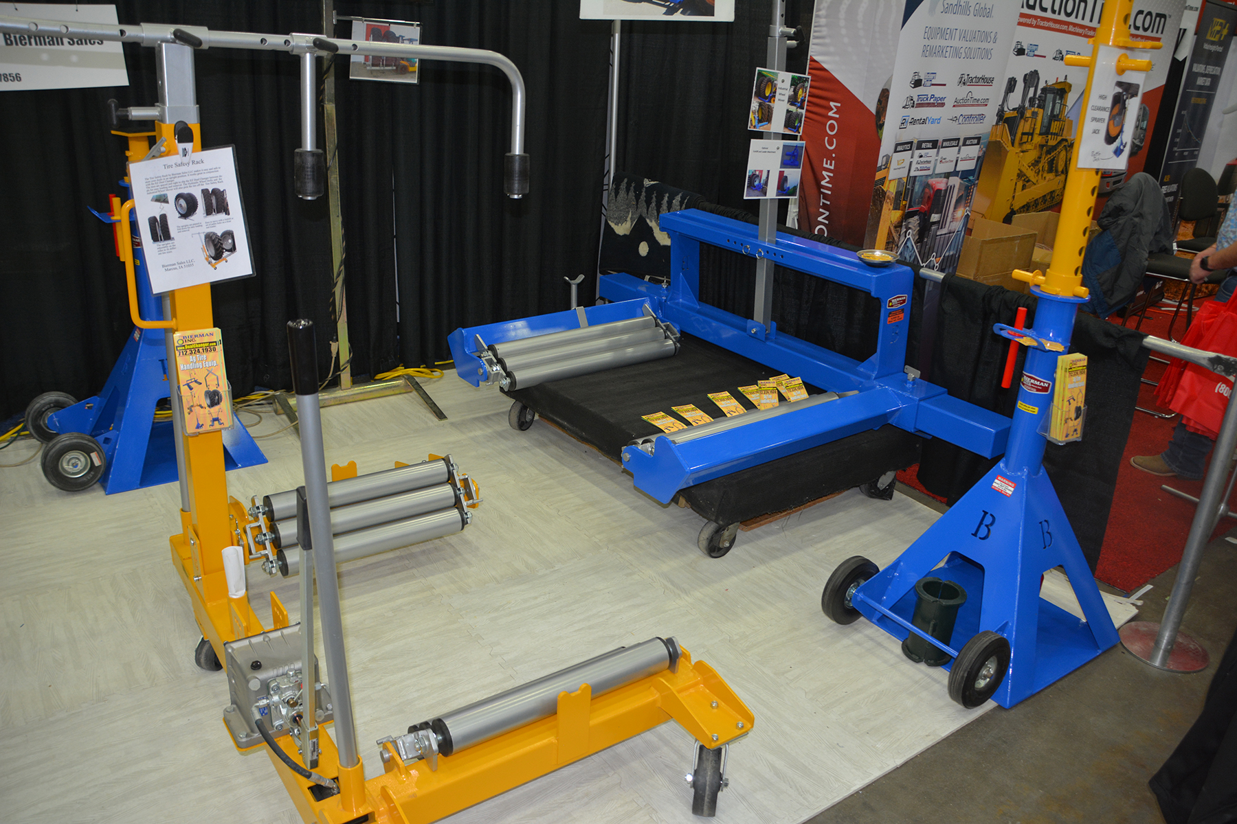 Wheel dollies for large tires