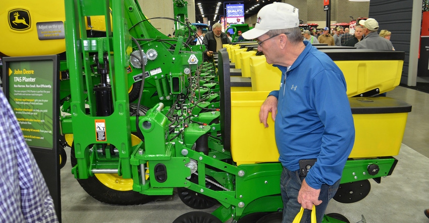 John Deere 1745 planter 