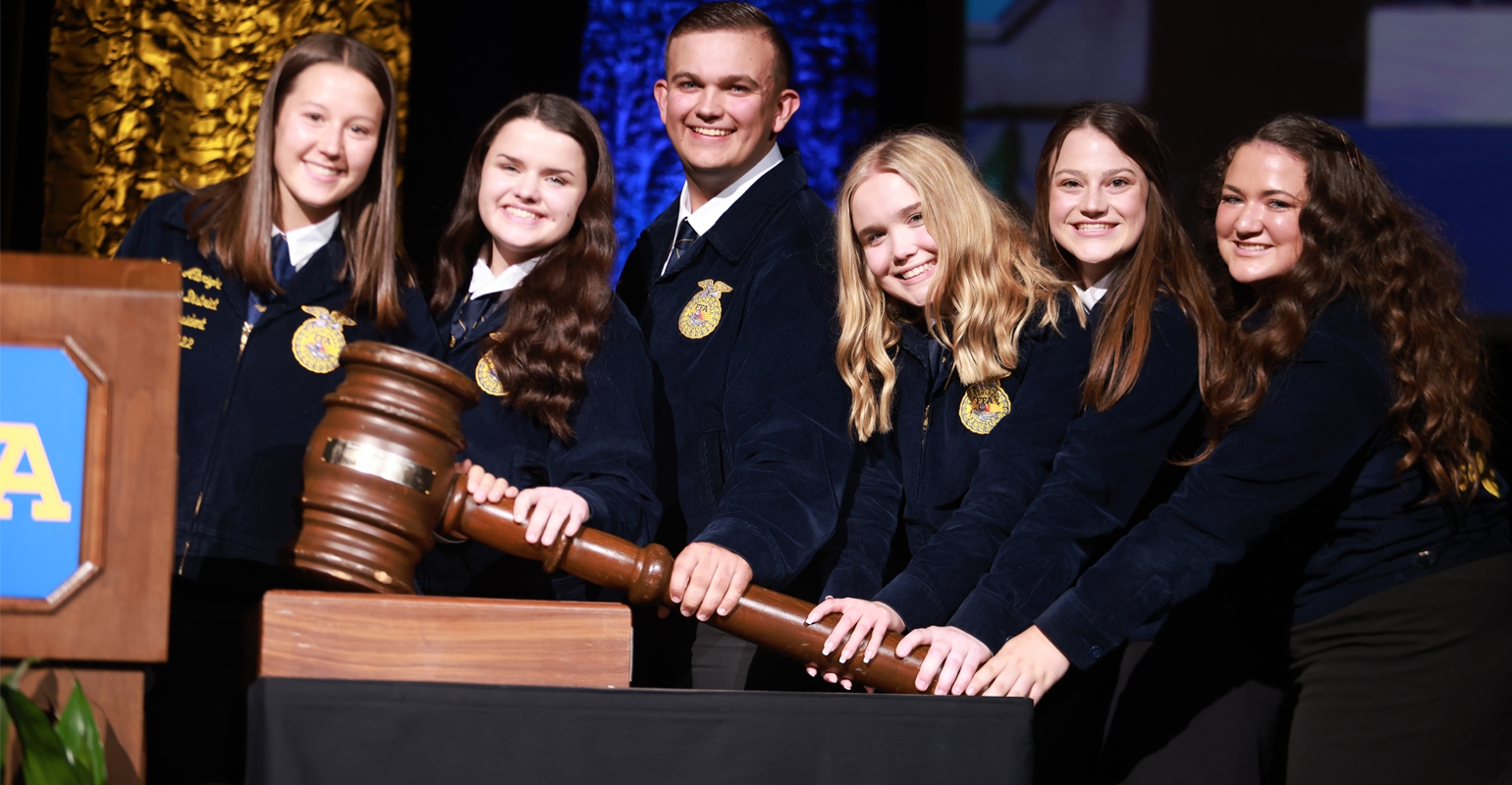 Female FFA officers stand up for agriscience