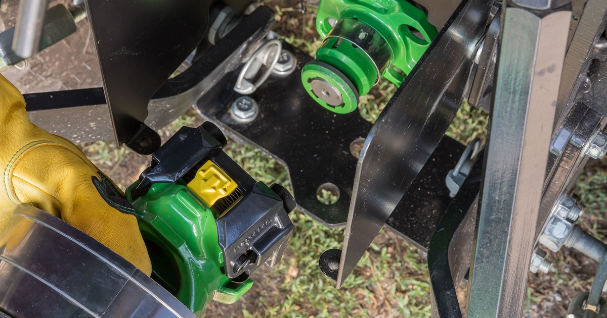 Coupler design means quicker PTO hookup on new tractor