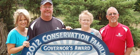 2012_conservation_farm_family_hails_southern_illinois_1_634806146151296000.jpg