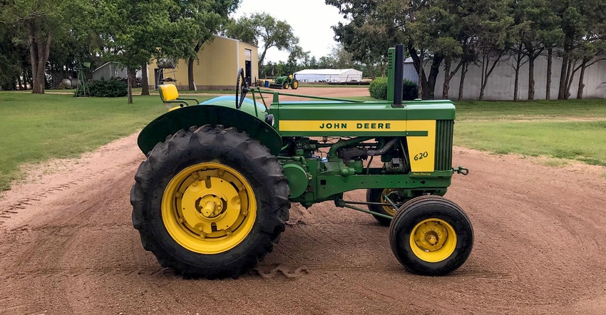 1958 John Deere 620, owned by Brian Lauer, honored at 2021 SuperTractors competition
