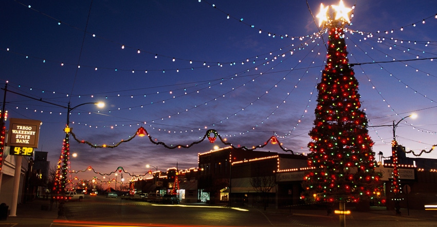 WaKeeney’s Christmas City of the High Plains tree at night