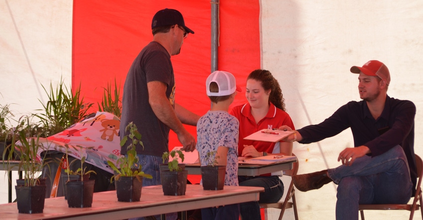 Participants in the HHD UNL TAPS program Crop Skills Challenge 