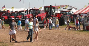 visitors at Wisconsin Farm Tech Days 