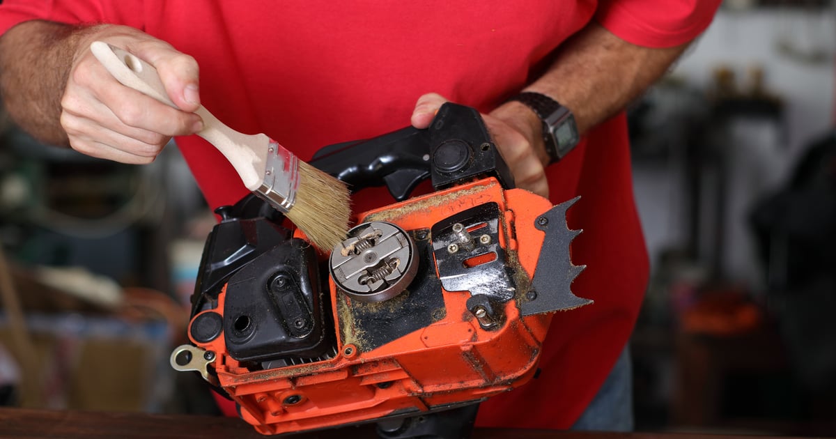 Follow these chainsaw cleaning tips