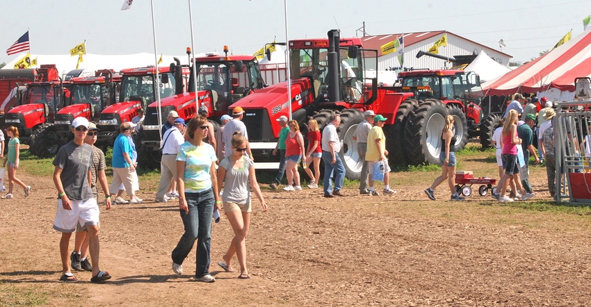 visitors at Wisconsin Farm Technology Days