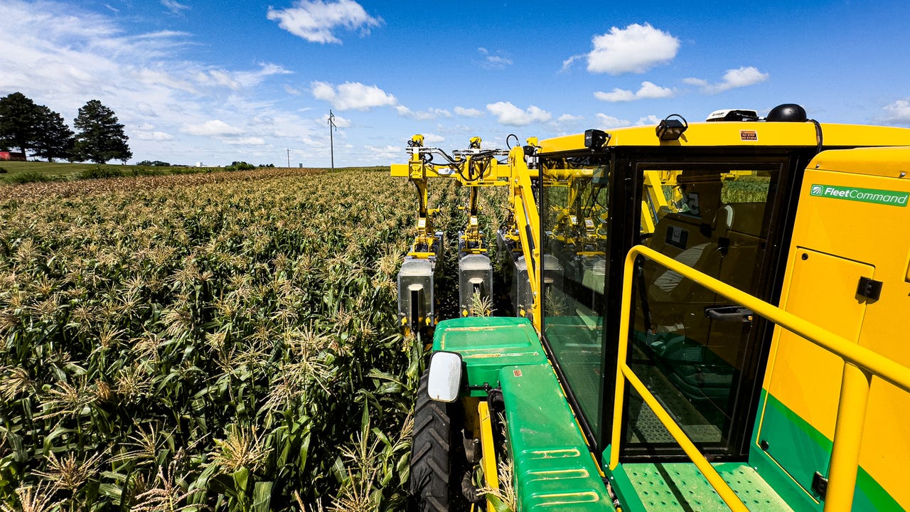 PowerPollen collects pollen during pollination with a harvest machine that’s unloaded after every round.