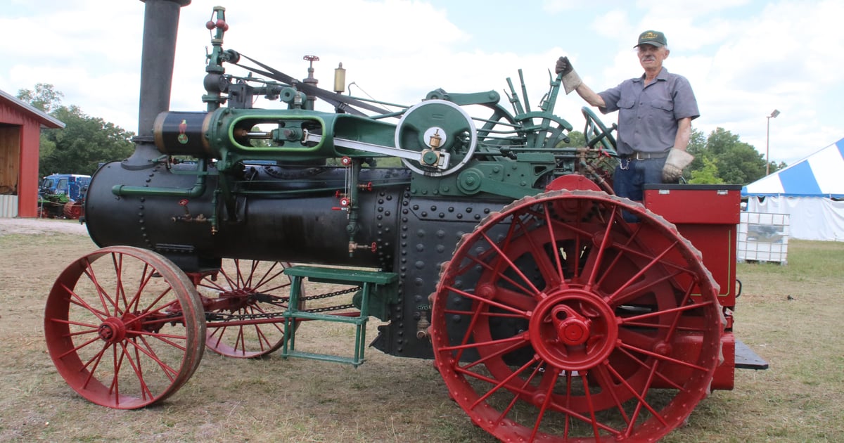 Case steam engine handles multiple tasks