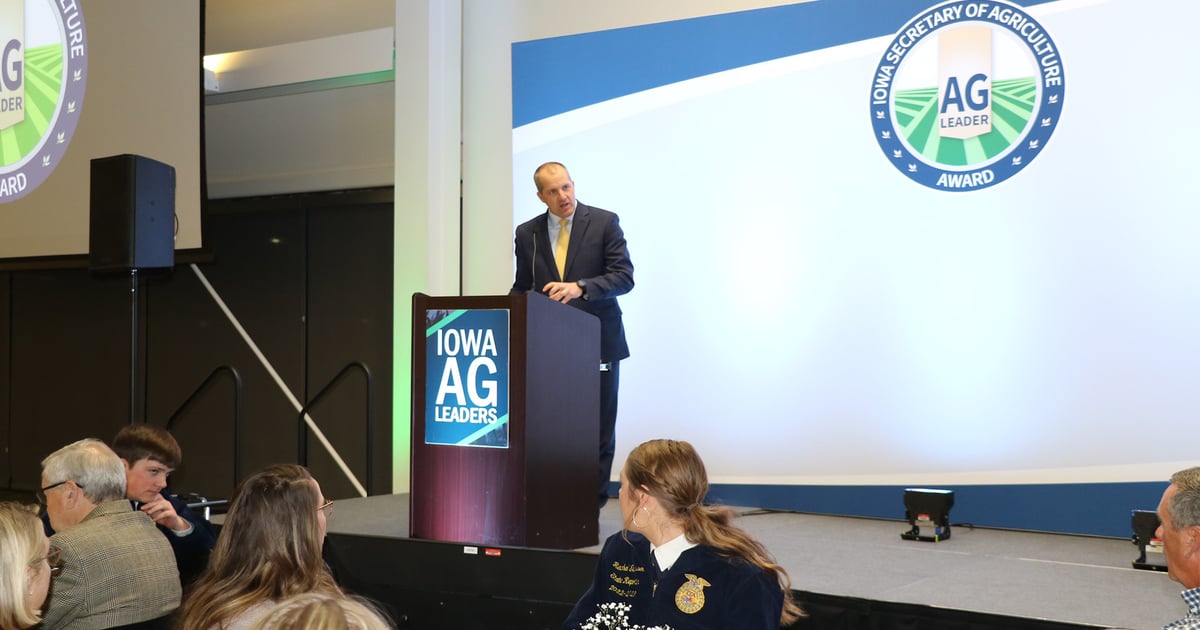 Iowa agricultural leaders receive awards