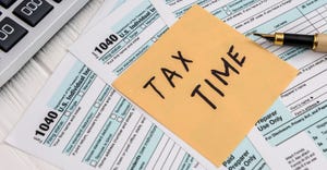 tax-time-memo-GettyImages-1178314435-web.jpg