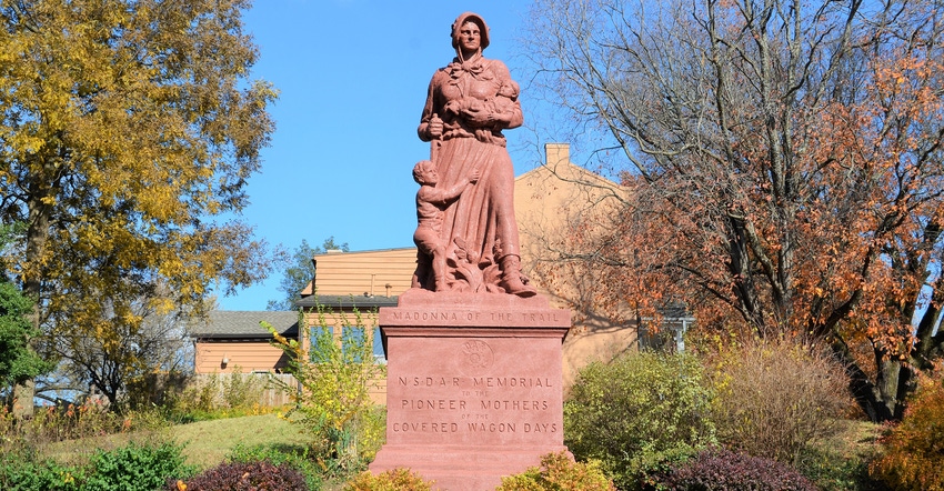 Madonna of the trail statue Missouri