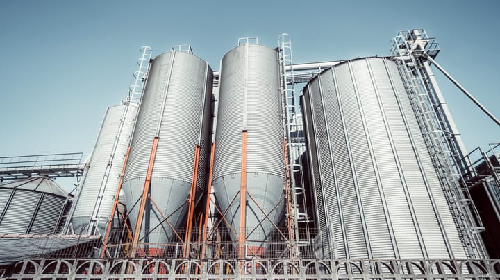 Which drives grain prices: Inflation or USDA?