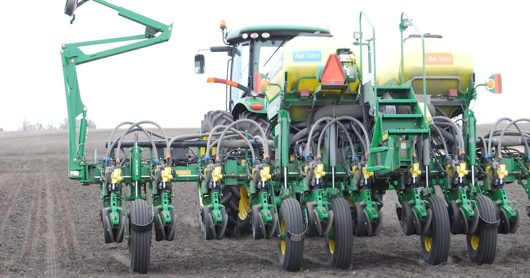 How many corn seeds per acre should you plant this spring?