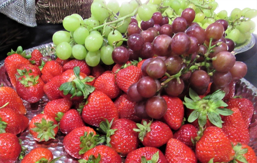 Fresh strawberries and grapes