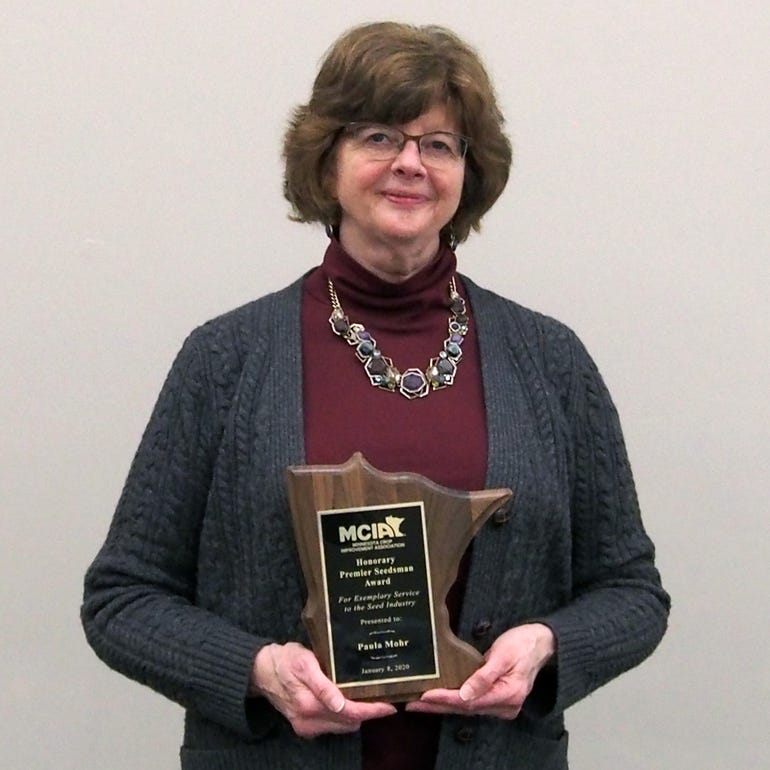 Paula Mohr, editor of The Farmer, received award from MCIA