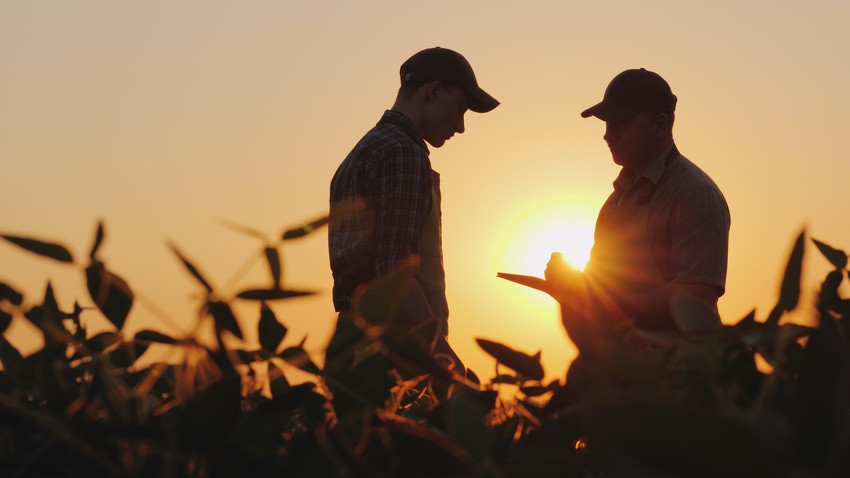 farmers-in-field-1127980059.jpg