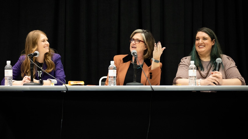  Brandy Buzzard, Debbie Lyons-Blythe and Carrie Mess on a panel at the 2023 Cattle Industry Convention in New Orleans