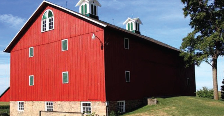 Robinson barn in Cedar County 