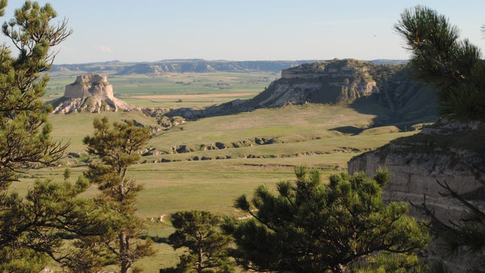  Scotts Bluff and North Platte River valley
