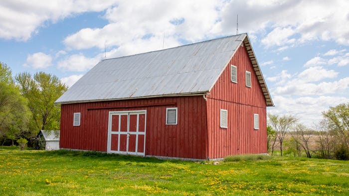 red rectangular barn
