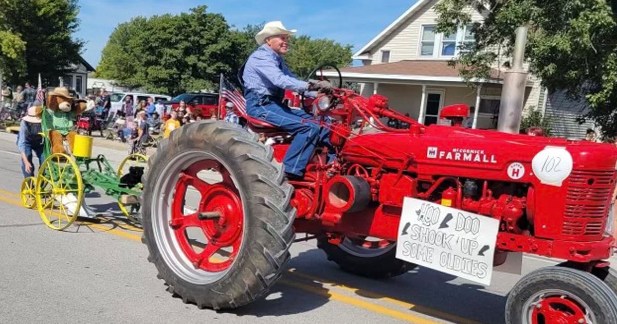 1954 Farmall Super H: 72 years strong and still working