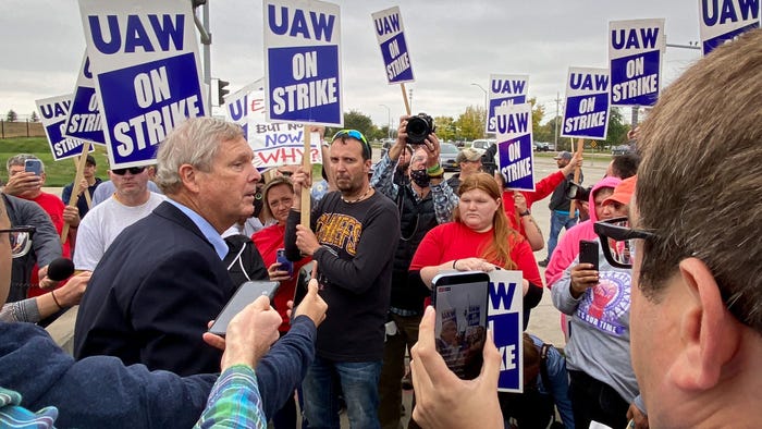 USDA Secretary Tom Vilsack met with the men and women of United Auto Workers Local 450 while they were on strike at the John Deere Des Moines Works manufacturing plant in Ankeny, Iowa, on Oct. 20, 2021 USDA Secretary Tom Vilsack met with the men and women of United Auto Workers Local 450 while they were on strike at the John Deere Des Moines Works manufacturing plant in Ankeny, Iowa, on Oct. 20, 2021