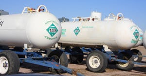 Fertilizer anhydrous tanks iStock 465393520.jpg