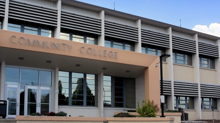 Senators push grant program for ag community colleges