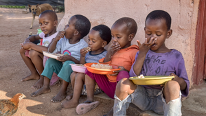 International food aid children eating