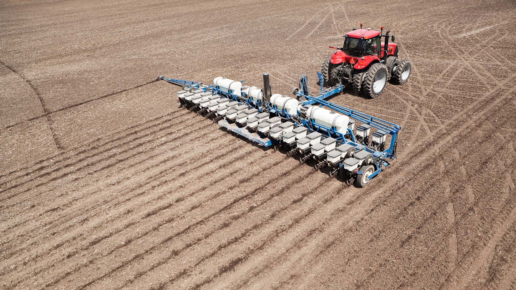 Corn Versus Soybeans Which Will Win The 2024 Acreage Battle   Getty Images Planting Corn 1800x1012 