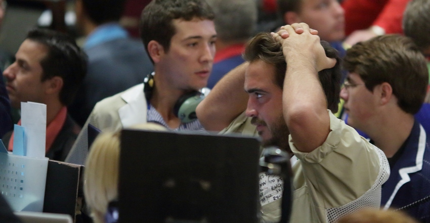 traders react in corn options pit