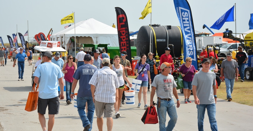 Crowds at HHD Crowds at HHD